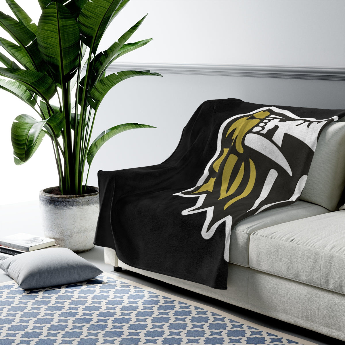Kuna Lacrosse Velveteen Plush Blanket