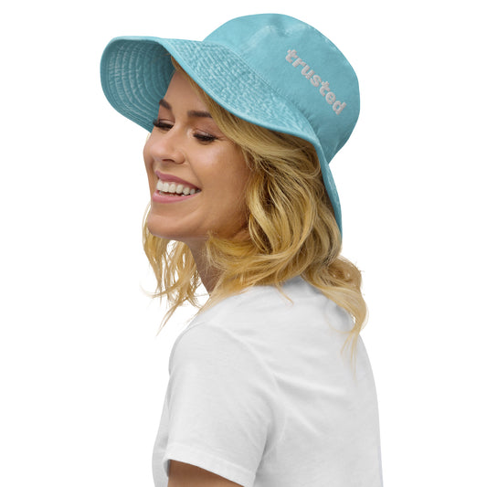 Wide brim bucket hat